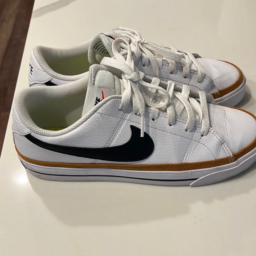 Nike Court Legend low